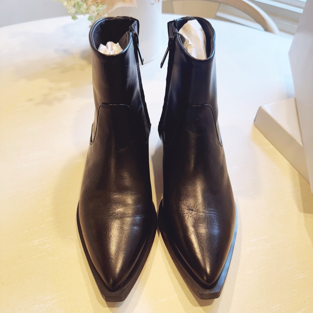 CURRENT SEASON! Black Leather Boots, ‘& Other Stories’ with box
